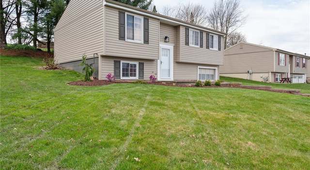 Photo of 320 Gloucester Dr, Hempfield Twp - Wml, PA 15601