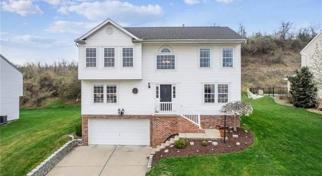 Photo of 405 Bluefield Dr, Collier Twp, PA 15071