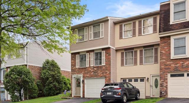 Photo of 410 Redrome Cir E, South Fayette, PA 15017