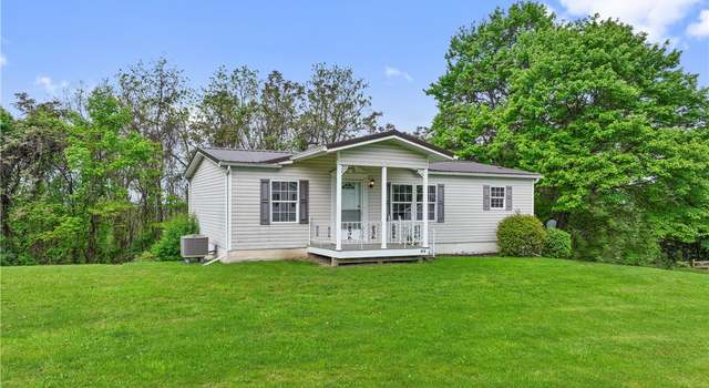 Photo of 818 Warren St, Hempfield Twp - Wml, PA 15601