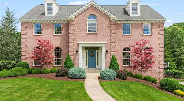 Photo of 105 Pin Oak Ct, Peters Twp, PA 15367