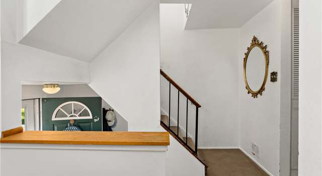 Photo of 302 E Cortland Dr, Kennedy Twp, PA 15136