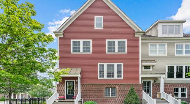 Photo of 234 College Ave, Oakmont, PA 15139