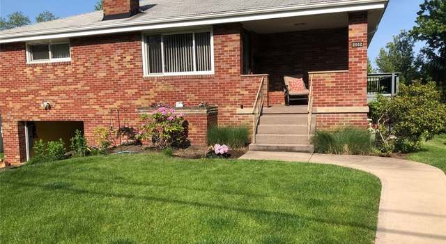 Photo of 2052 Arnold Acres Dr, Banksville/westwood, PA 15205