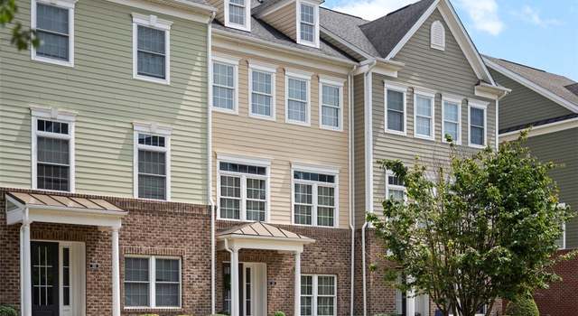 Photo of 118 3rd St, Oakmont, PA 15139