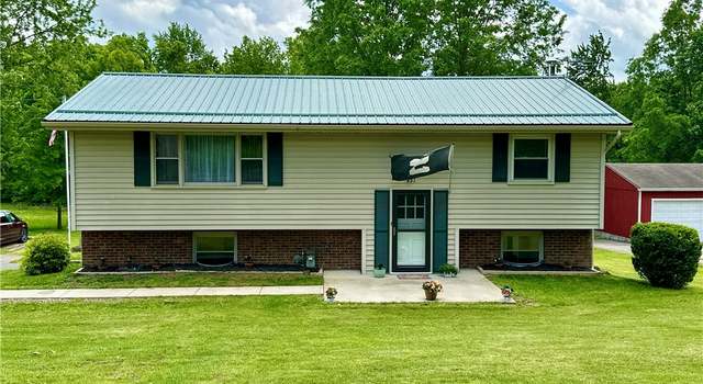 Photo of 451 W Water St, Slippery Rock Boro, PA 16057