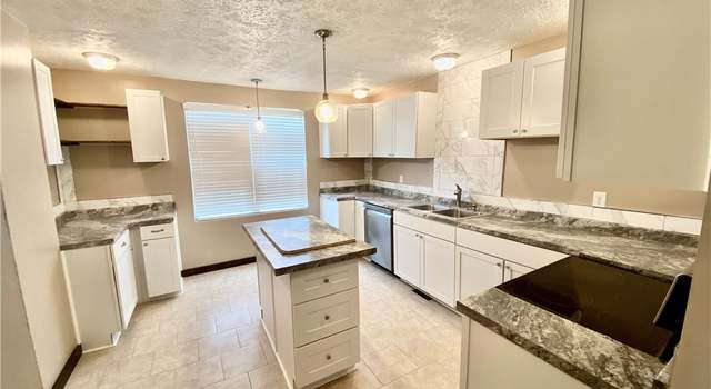 Photo of 224 Morgantown St, Uniontown, PA 15401