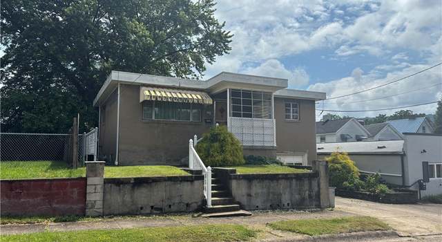 Photo of 202 Hoeveler St, Springdale, PA 15144
