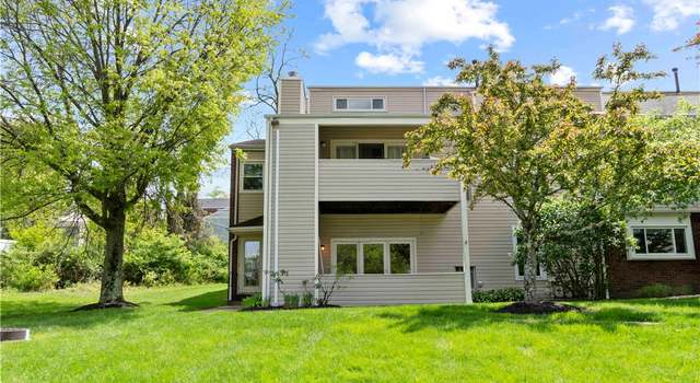 Photo of 2409 Kenzie Dr, Robinson Twp - Nwa, PA 15205