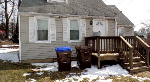 Photo of 303 Woodland Ave, Farrell, PA 16121