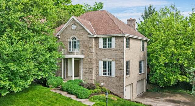 Photo of 15 Rosemont Ln, Squirrel Hill, PA 15217