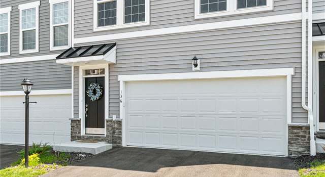 Photo of 136 Sweetwater Dr, Moon/crescent Twp, PA 15108