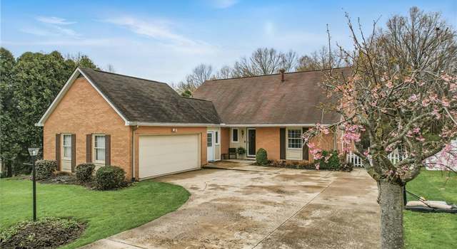 Photo of 644 S Buhl Farm Dr, Hermitage, PA 16148