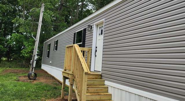 Photo of 152 Roundtop Cir, Scottdale, PA 15683