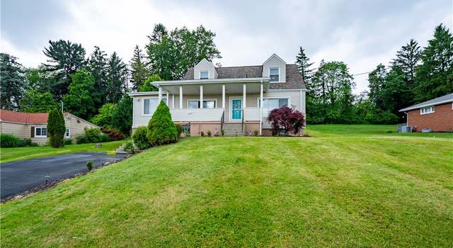 Photo of 207 Mccartney Dr, Moon/crescent Twp, PA 15108