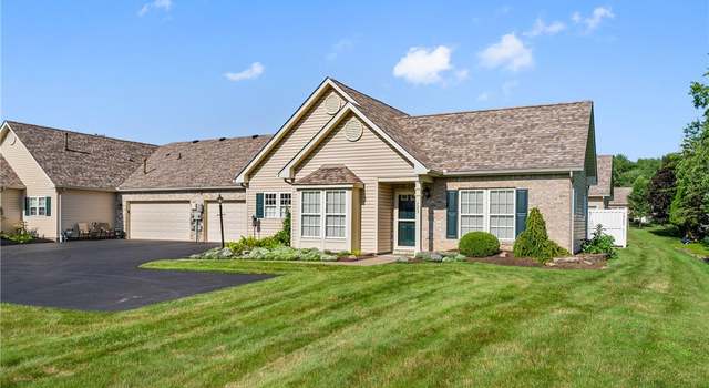 Photo of 723 Spencer Woods Dr, Glenshaw, PA 15116