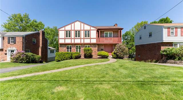 Photo of 1055 Glen Oak Dr, Bethel Park, PA 15102
