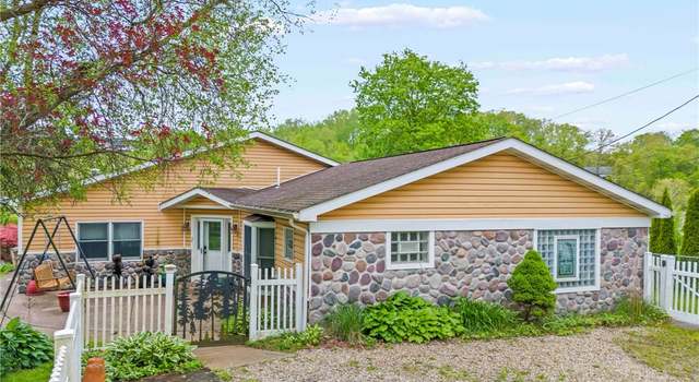 Photo of 128 Evergreen Dr, Peters Twp, PA 15317