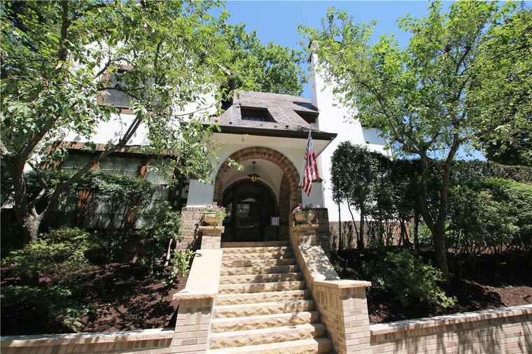 Photo of 2030 Beechwood Blvd Squirrel Hill, PA 15217
