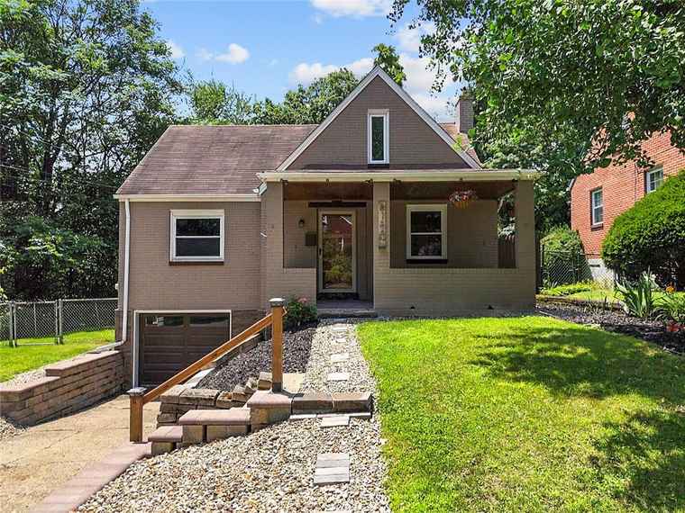 Photo of 5188 Glenhurst Rd Lincoln Place, PA 15207