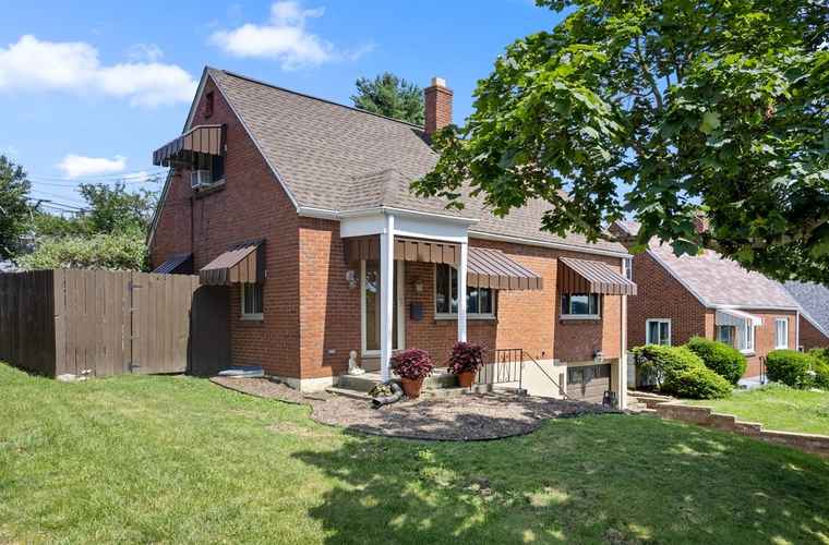 Photo of 1743 Harcor Dr Brookline, PA 15226