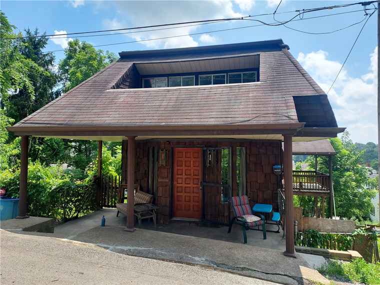 Photo of 2420 Elsie St Arlington, PA 15210