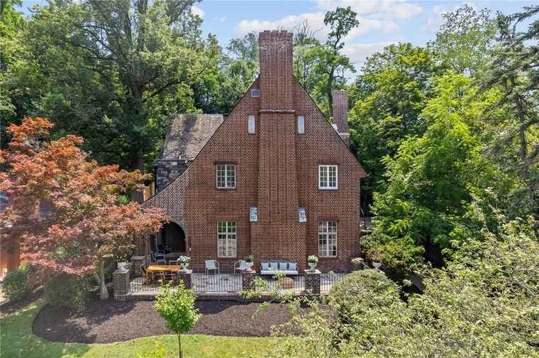Photo of 1808 Beechwood Blvd Squirrel Hill, PA 15217