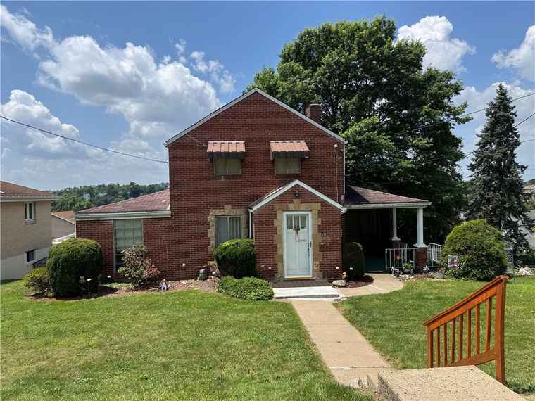 Photo of 5322 Fredanna St Lincoln Place, PA 15207