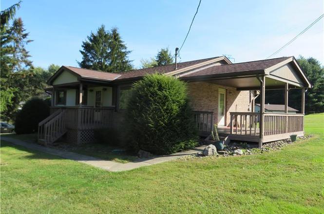 906 Evergreen Rd Leechburg Pa 15656 / This home has had recent updates including paint, flooring