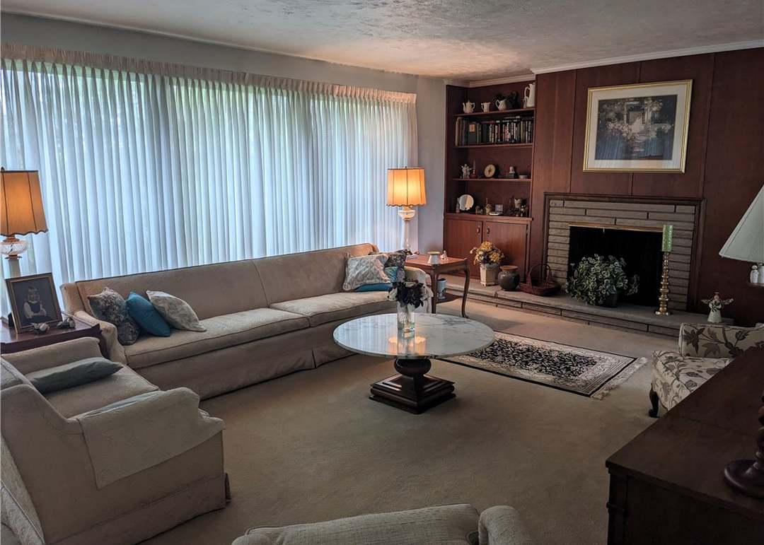 211 Wainwright Dr, McKeesport, PA 15132