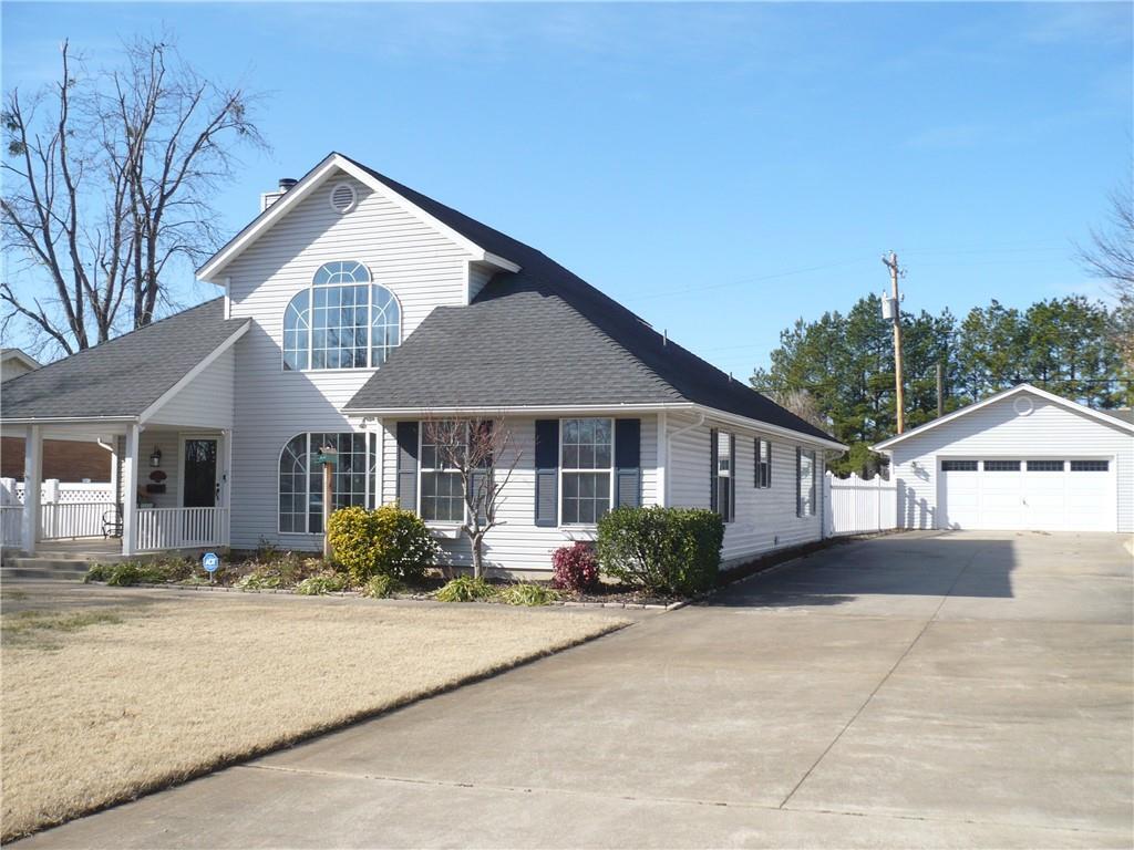 1822 N Philadelphia Ave, Shawnee, OK 74804 | MLS# 941821 | Redfin
