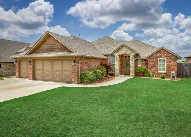 Property at 2801 SE 5th St, Moore, OK 73160, 3 beds, 2 baths