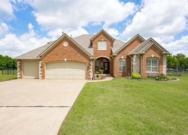 Property at 1926 Eagle Ln, Perry, OK 73077, 6 beds, 3 baths