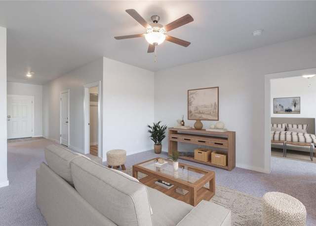 Property at 5130 Grassland Dr, Guthrie, OK 73044, 3 beds, 2 baths