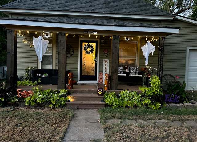 Property at 316 E Jefferson St, Crescent, OK 73028, 4 beds, 2 baths