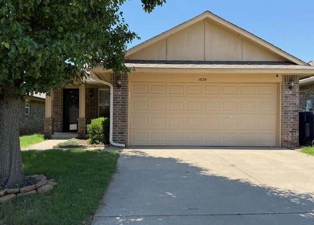 Property at 1029 Switzerland Ave, Yukon, OK 73099, 3 beds, 2 baths