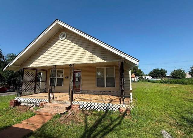Property at 223 N Market St, Cordell, OK 73632, 3 beds, 1 bath