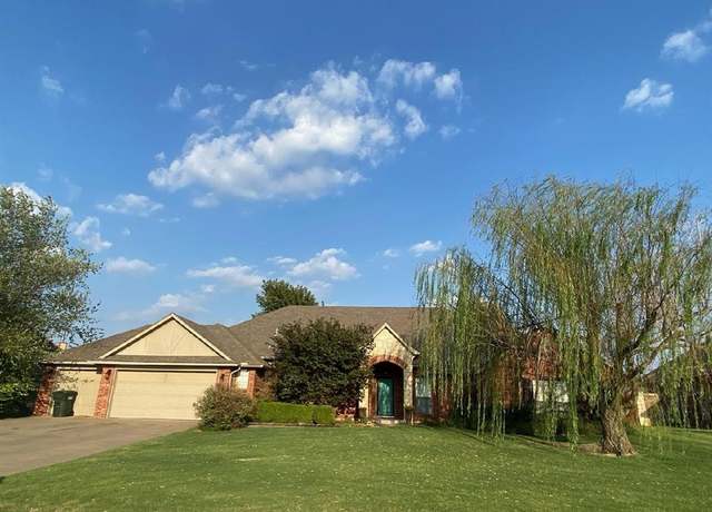 Property at 8039 Lindsay Ln, Edmond, OK 73025, 4 beds, 2.5 baths