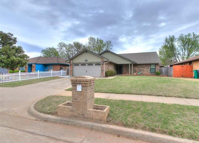 Property at 816 Turtle Creek Rd, Moore, OK 73170, 3 beds, 2 baths