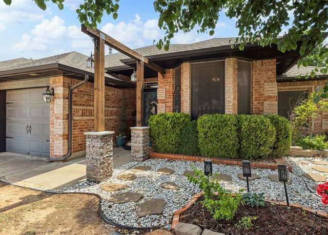 Property at 704 N Geronimo Way, Mustang, OK 73064, 4 beds, 3 baths