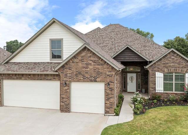 Property at 11304 Fairways Ave, Yukon, OK 73099, 4 beds, 3 baths