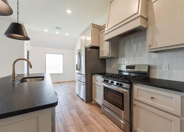Property at 8413 NW 161st Ter, Edmond, OK 73013, 3 beds, 2 baths