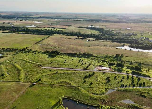 Property at 2 E 880 Rd, Cashion, OK 73016