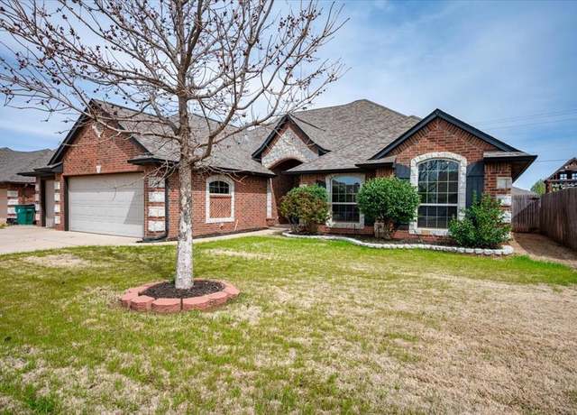 Property at 3800 St Augustine St, Mustang, OK 73064, 5 beds, 2 baths