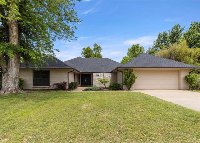 Property at 114 N Trail Ridge Rd, Edmond, OK 73012, 4 beds, 2 baths