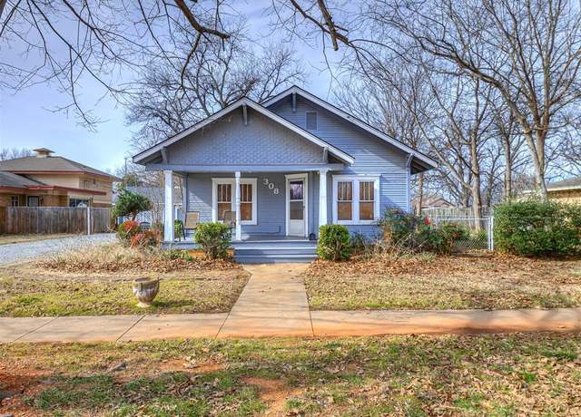 Property at 308 SW 6th St, Lindsay, OK 73052, 3 beds, 1.5 baths