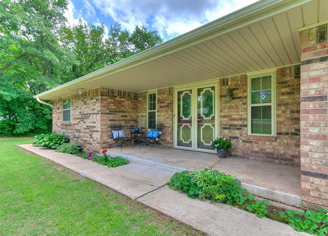 Property at 1312 Shelley Ln, Edmond, OK 73034, 3 beds, 2 baths