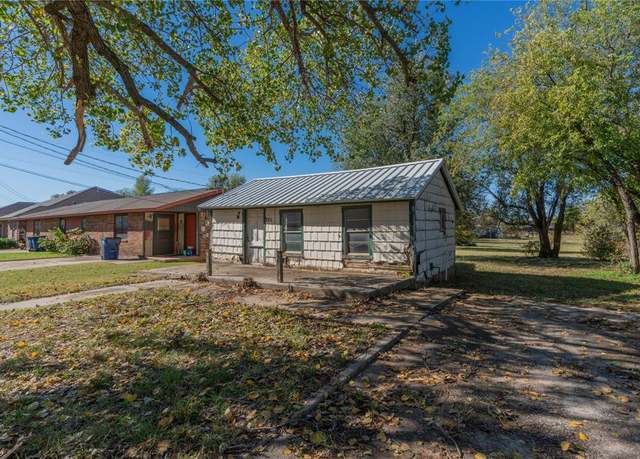 Property at 321 N Carol Ter, Mustang, OK 73064, 1 bed, 1 bath