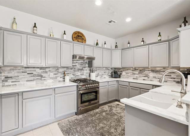 Property at 1800 NW 161st Pl, Edmond, OK 73013, 3 beds, 2 baths