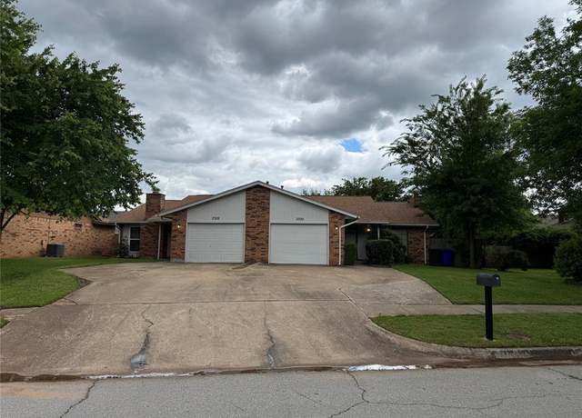 Property at 2322 Twisted Oak Dr, Norman, OK 73071, 2 beds, 2 baths